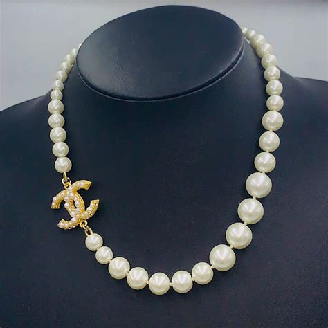 chanel glass pearl necklace|chanel pearl necklace vintage.